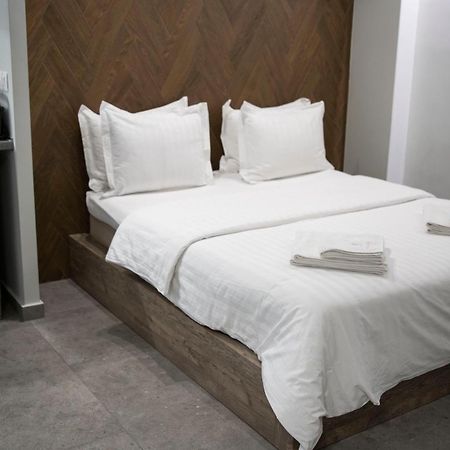 Rooster Suites Athens Ngoại thất bức ảnh