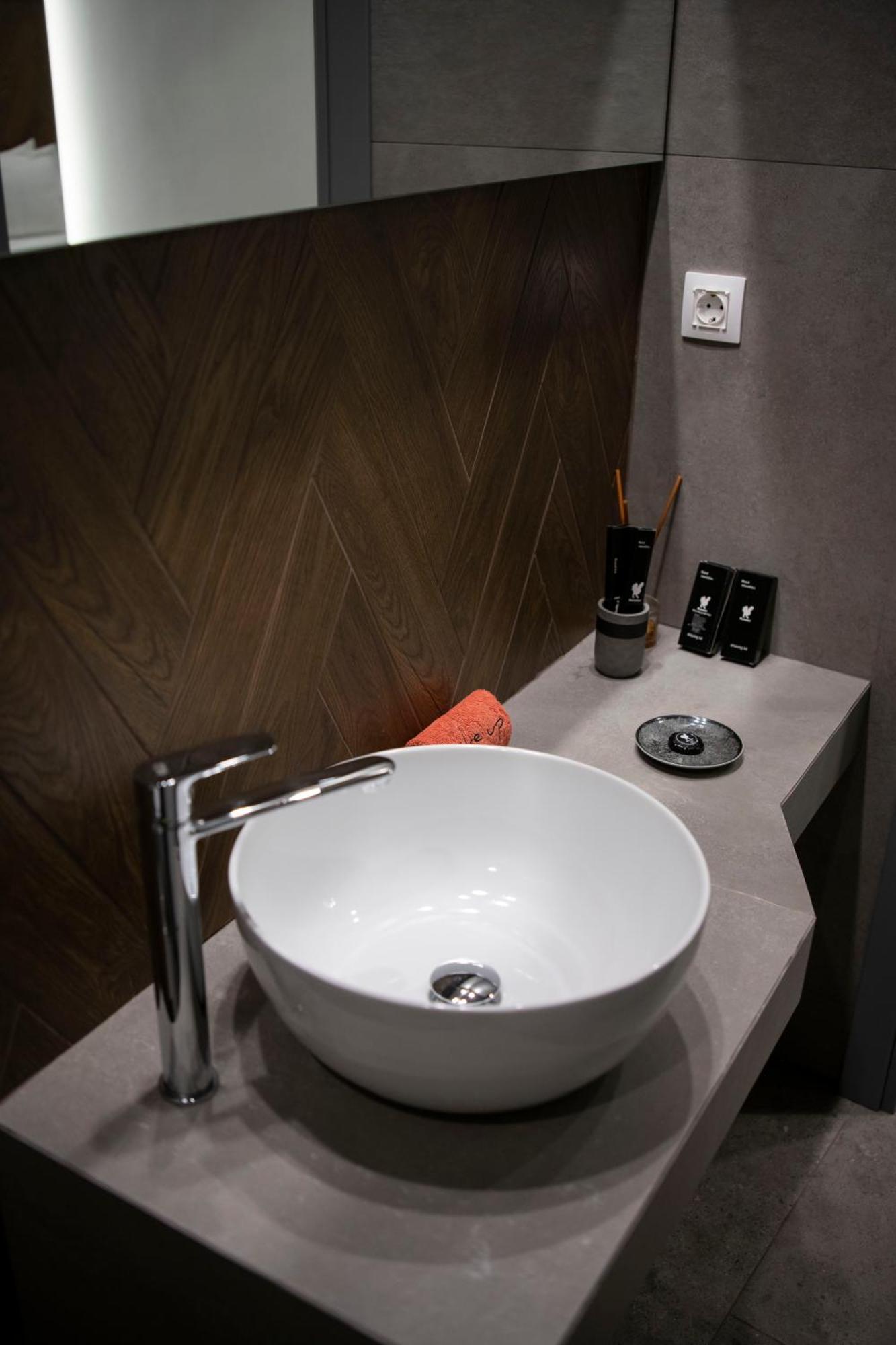 Rooster Suites Athens Ngoại thất bức ảnh
