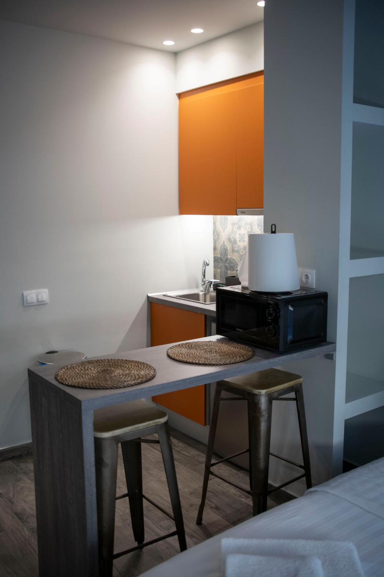 Rooster Suites Athens Ngoại thất bức ảnh