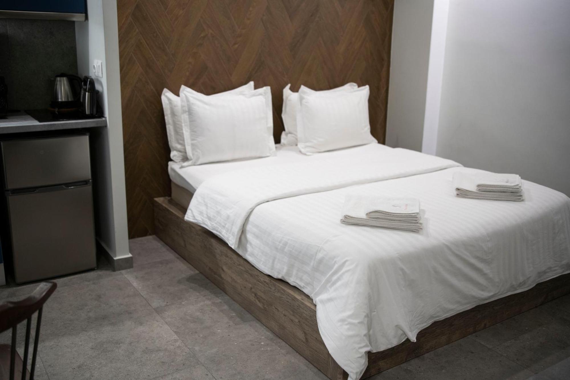 Rooster Suites Athens Ngoại thất bức ảnh