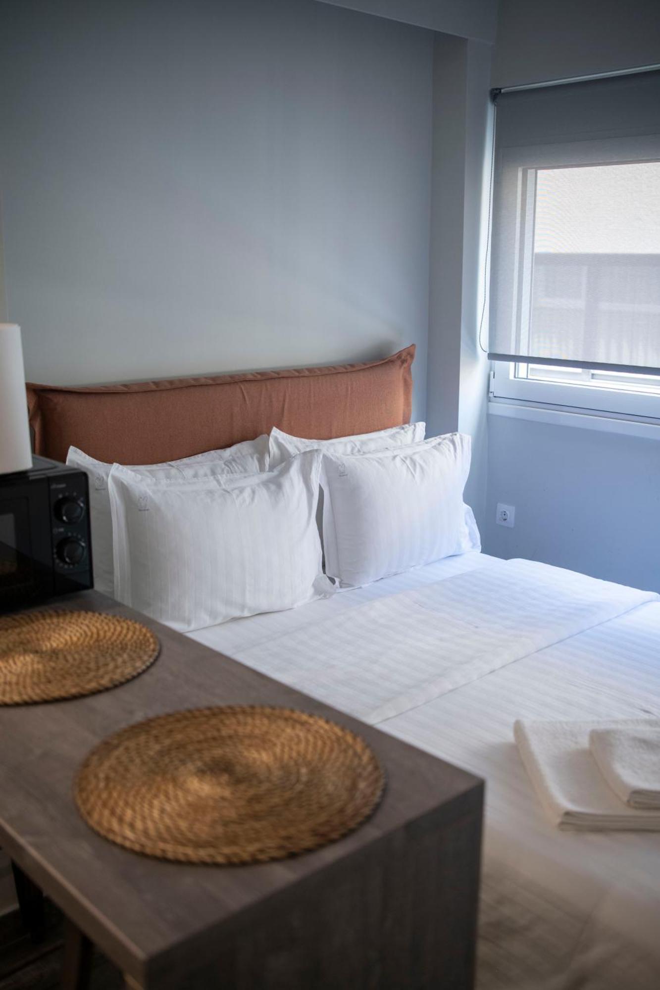 Rooster Suites Athens Ngoại thất bức ảnh
