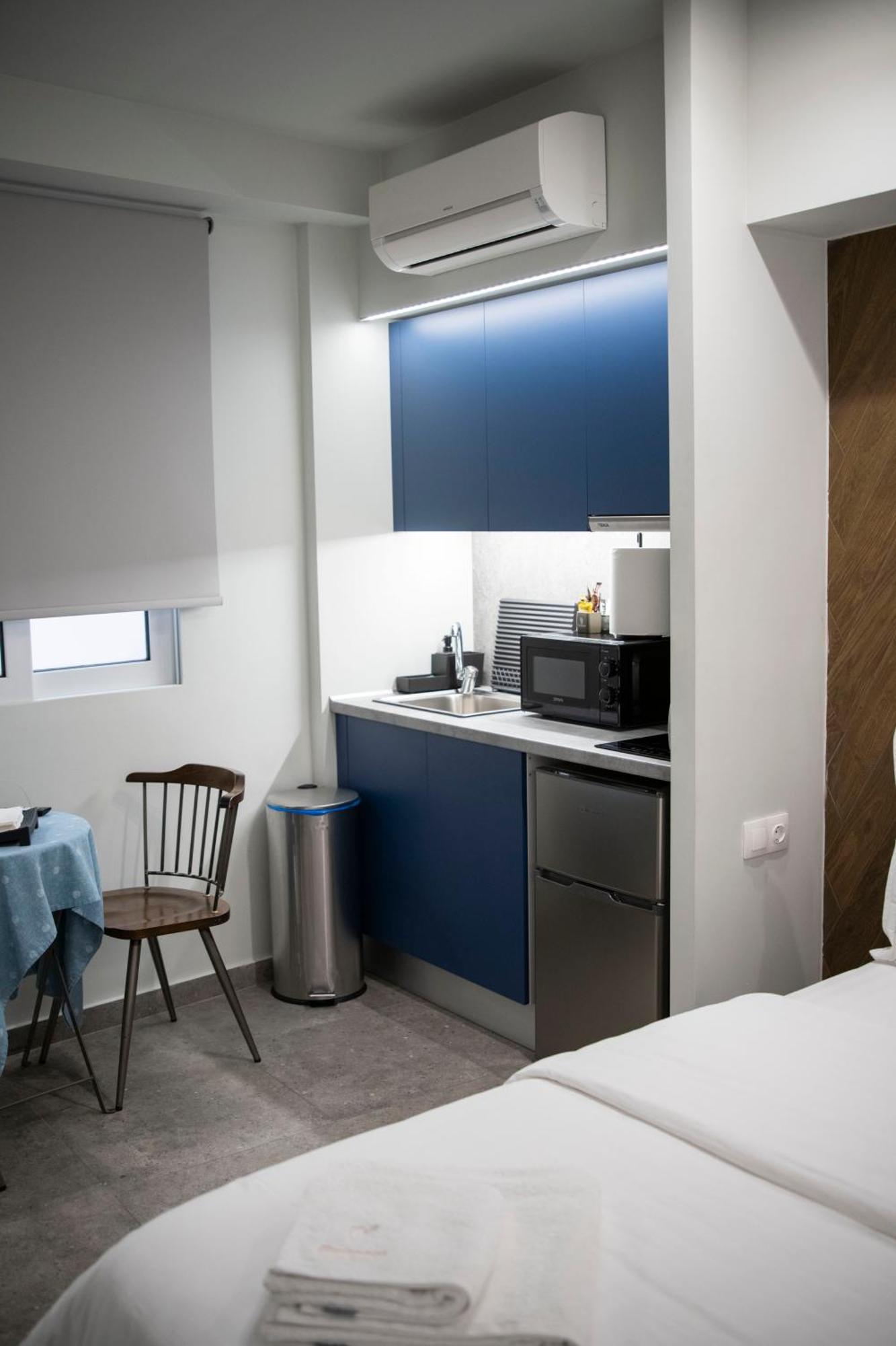 Rooster Suites Athens Ngoại thất bức ảnh