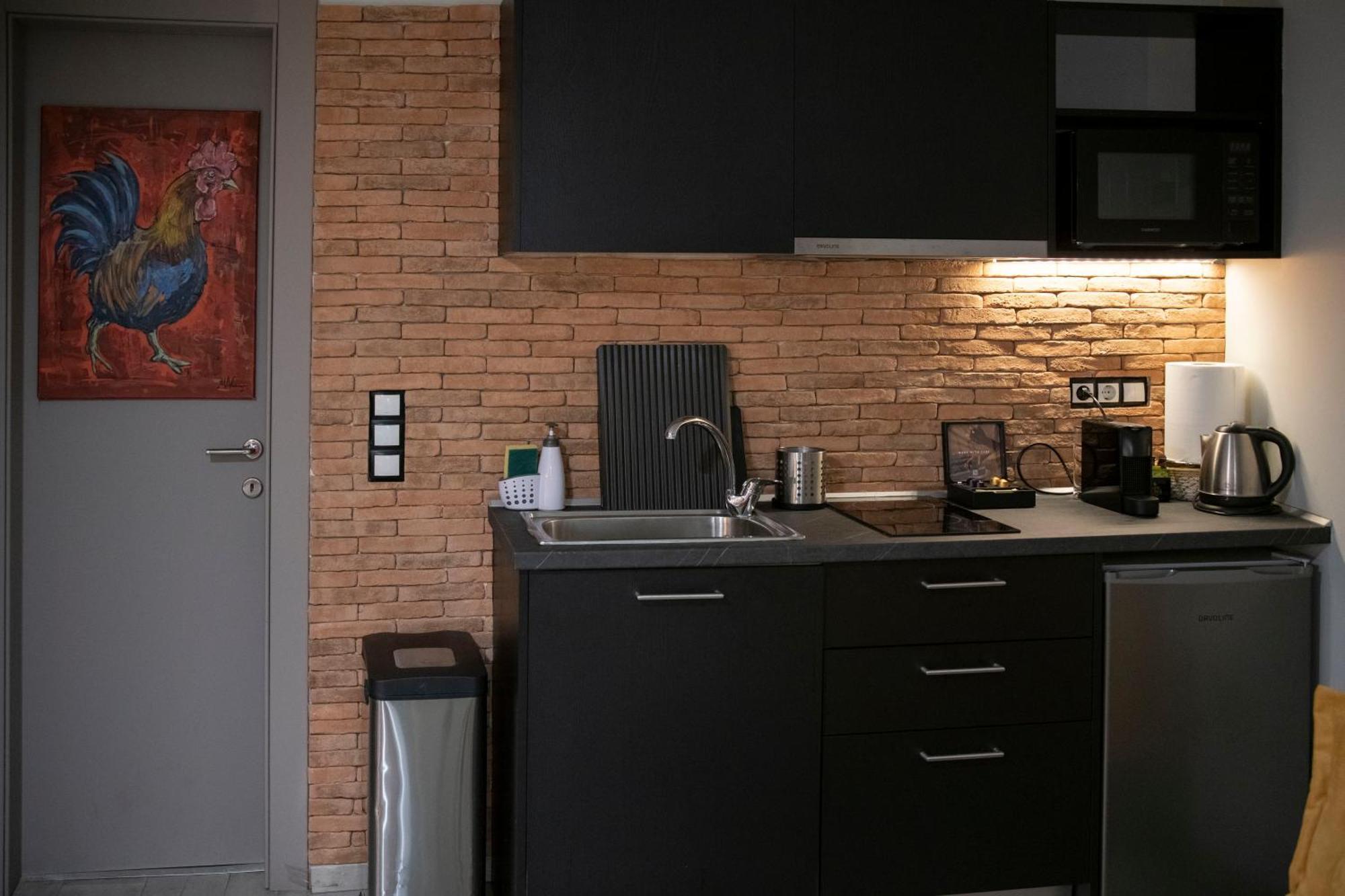 Rooster Suites Athens Ngoại thất bức ảnh