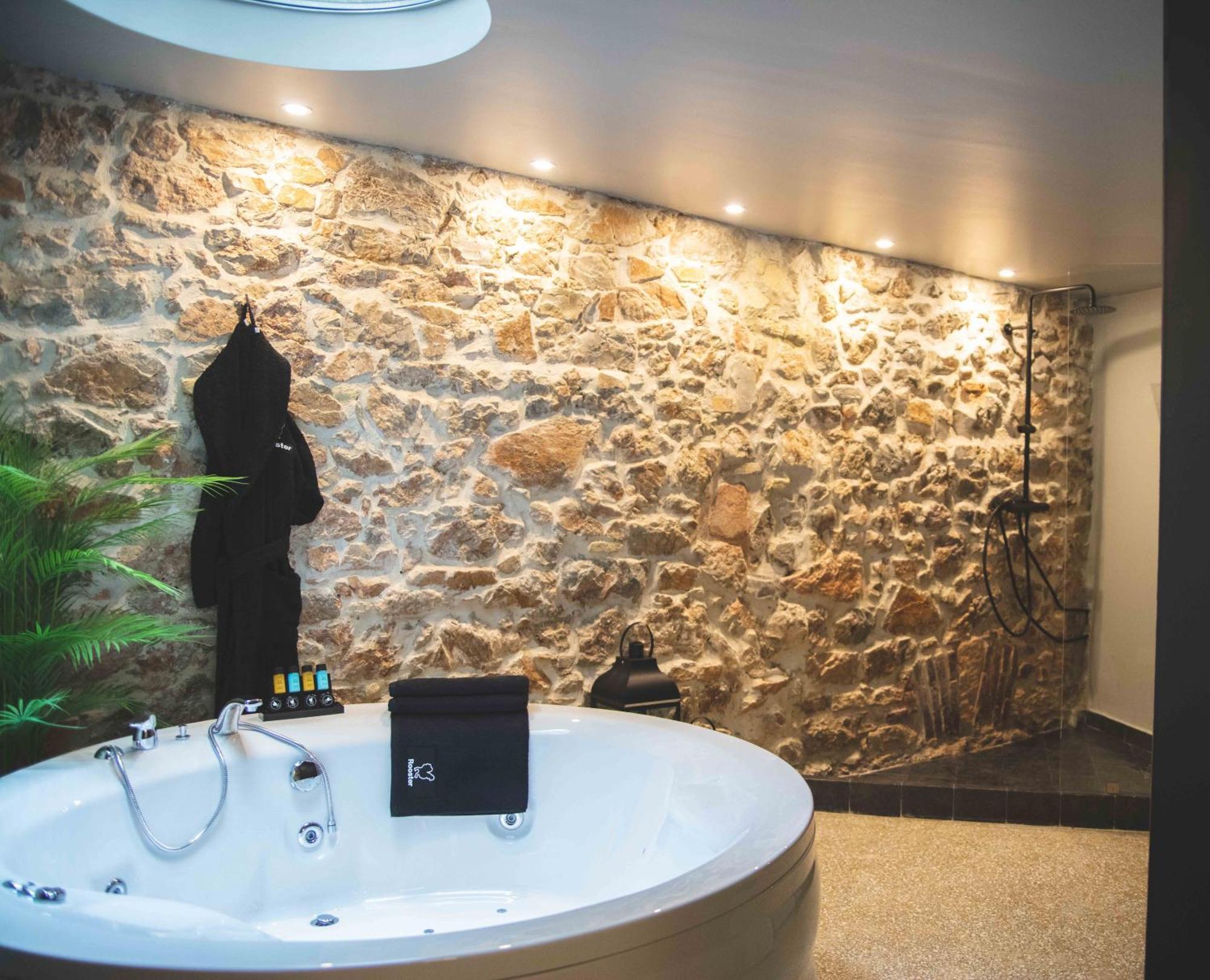 Rooster Suites Athens Ngoại thất bức ảnh